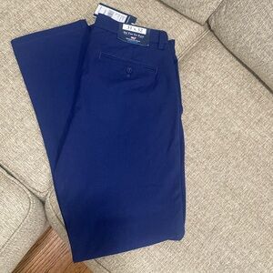 Brand new Vineyard Vines On-The-Go Pant 31”x32”. “Deep Bay” (Navy)